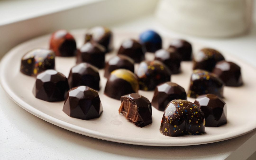 Fyldte chokolader med hindbærganache