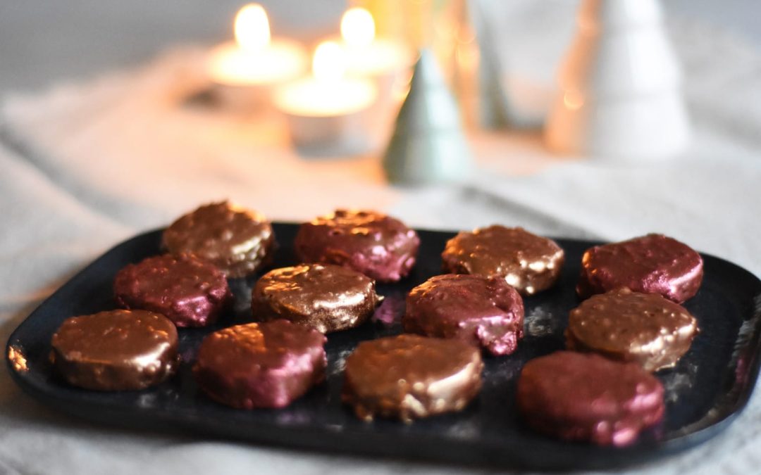 Konfekthapsere med nougat, cognac, pecannød og blåbær